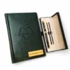 Комплект Блокнот та ручка з гравіюванням для лікаря, зелений глянець