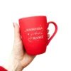 Керамічна чашка з софт-тач покриттям для мами з гравіюванням "Найкраща у світі мама", червона - Зображення 2