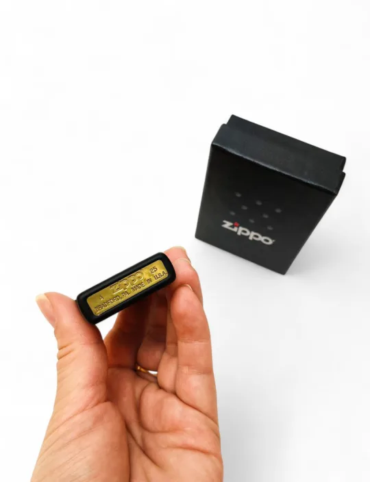 Подарунок командиру - Запальничка Zippo Classic Black Matte з гравіюванням - Зображення 3