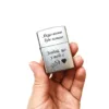 Подарунок чоловіку - Комплект запальничка Zippo Classic Street Chrome з гравіюванням, бензин та дерев'яна подарункова коробка - Зображення 6