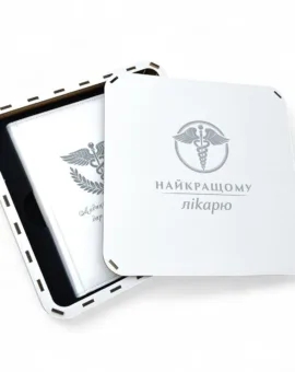 Подарунок лікарю – Комплект Блокнот та ручка в дерев’яній коробці з гравіюванням, білий глянець