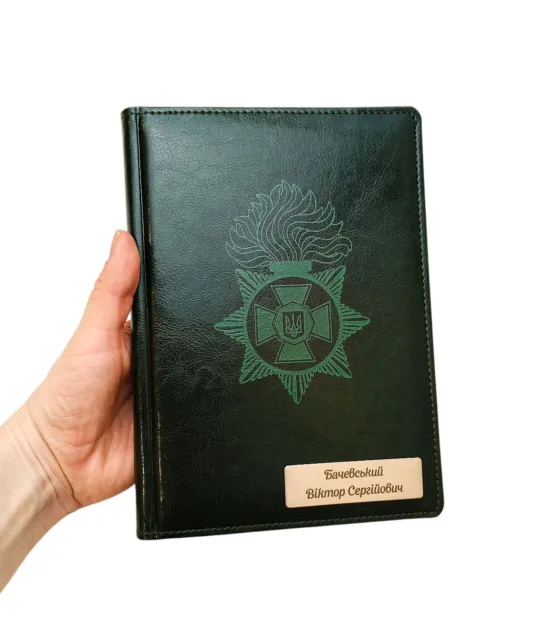 Блокнот Щоденник з гравіюванням НГУ іменний, зелений глянець - Зображення 4
