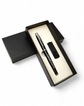 Подарунковий набір Ручка + Флешка з персональним гравіюванням, чорний