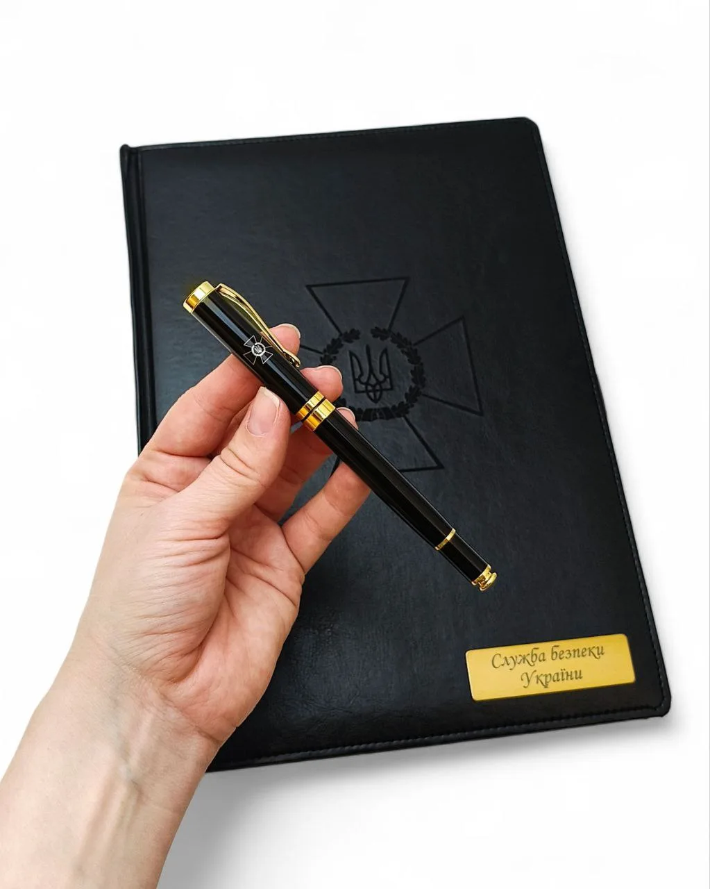 Комплект - Блокнот формат А4 та преміальна ручка з гравіюванням СБУ - Зображення 2