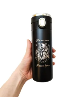 Подарунок коханому захиснику - Термочашка з гравіюванням «Ти моя сила. Я твоя броня», чорна в подарунковому тубусі