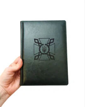 Блокнот Щоденник з гравіюванням логотипу/емблеми "Державна кримінально-виконавча служба України", зелений глянець