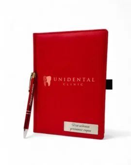 Подарунок стоматологу - Комплект Блокнот та ручка з гравіюванням "Найкращий стоматолог. Для ведення успішних справ", червоний матовий
