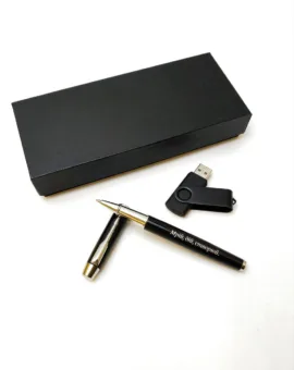 Подарунковий набір Ручка + Флешка з персональним гравіюванням, чорний