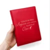 Подарунок вчителю – Блокнот з гравіюванням: “Тільки велика людина може навчити маленьке серце”, червоний матовий в коробці-сумці з дизайном “Найкращому вчителю в світі” - Зображення 6