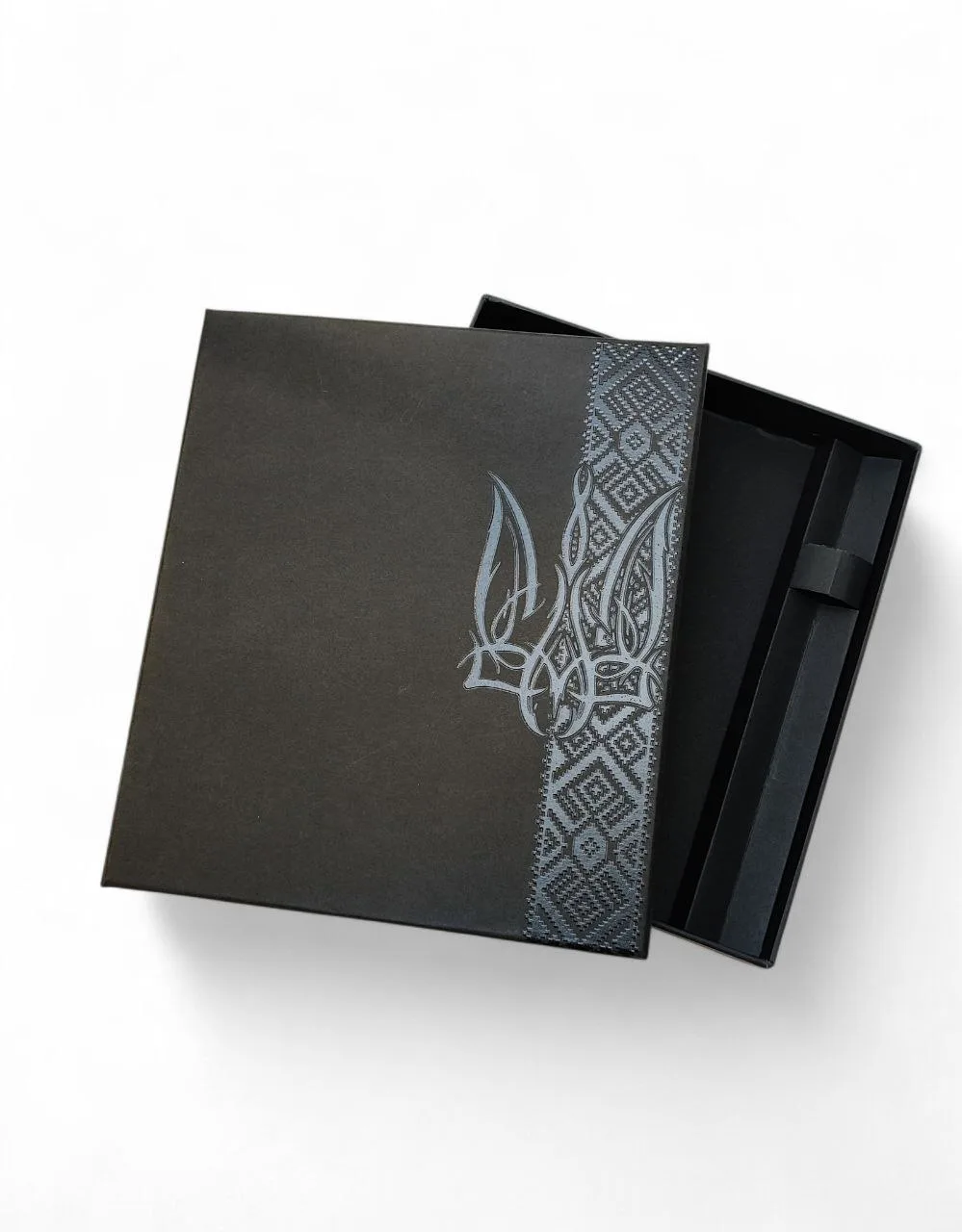 Подарункова коробка для блокнота та ручки з патріотичним дизайном, чорна