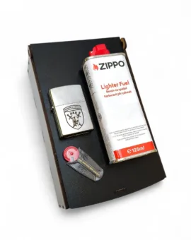 Комплект запальничка Zippo Classic Street Chrome з гравіюванням шеврону 42 ОМБр, бензин, кремнії та дерев'яна подарункова коробка